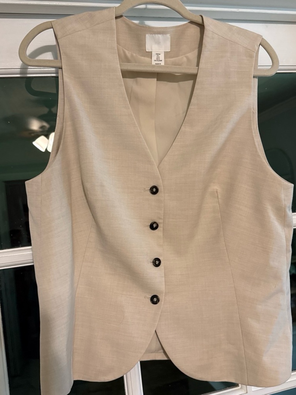 H&M Cream Button-Front Sleeveless Vest